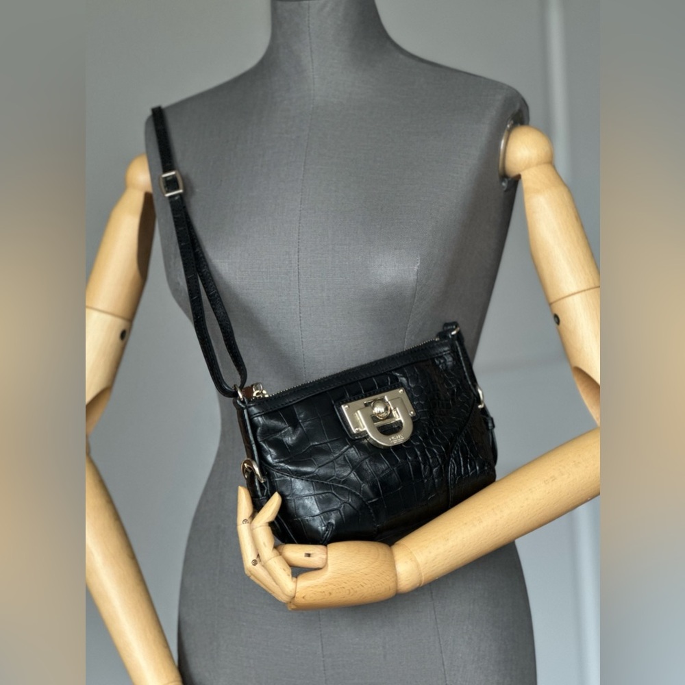 DKNYC Black Croc-Embossed Crossbody Bag